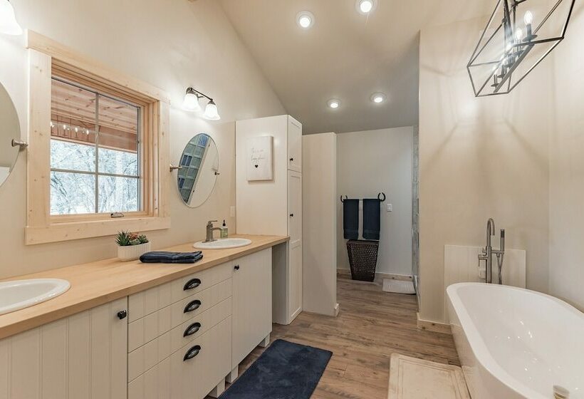 Pine Cabin With Sweeping Views! Private, Peaceful Getaway! Fun For Family! By Redawning