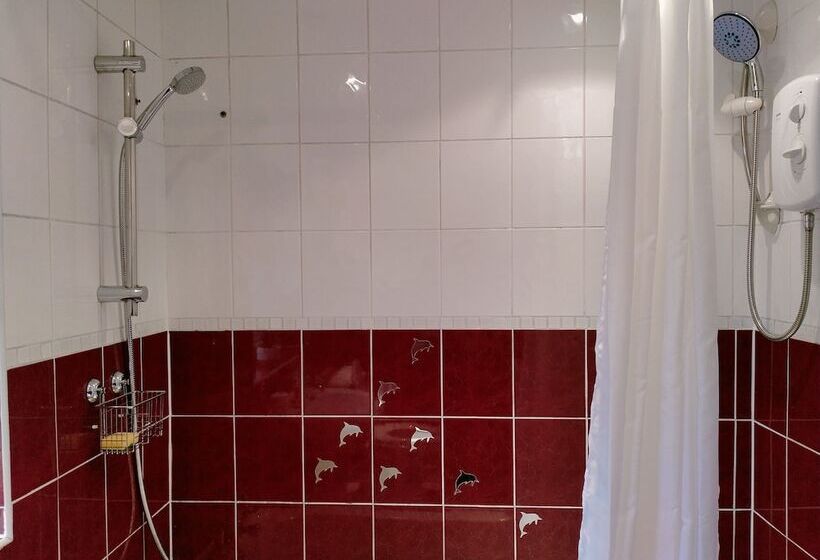 דירת נופש The Nest, An Immaculate 3 Bed House In Walsall