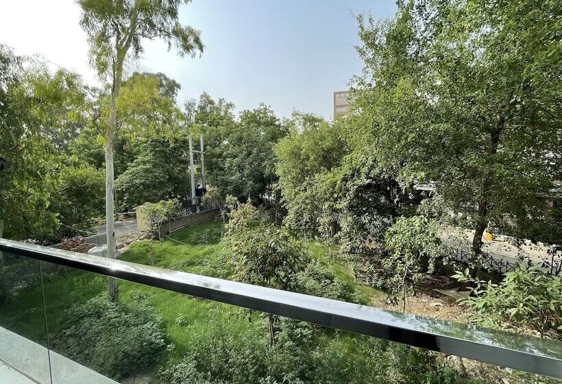 Bedchambers Serviced Apartment Mg Road