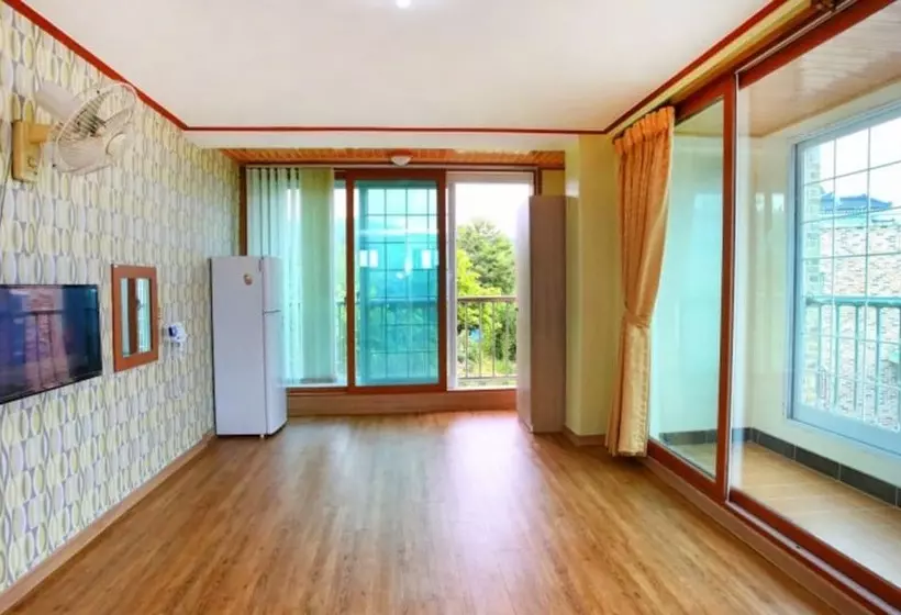 Donghae Sunny Castle Pension