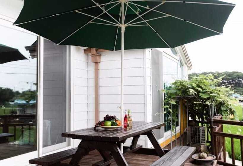 Gangneung Gyeongpo Woojeong Pension