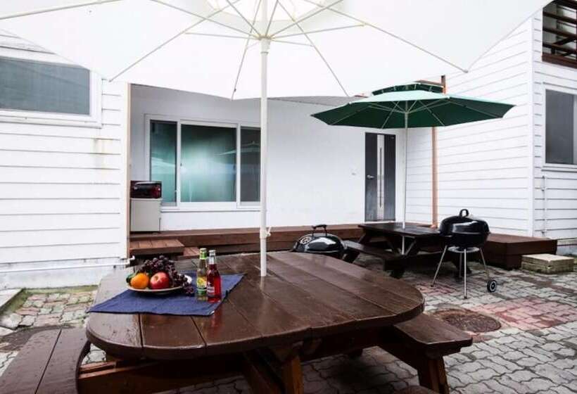 Gangneung Gyeongpo Woojeong Pension