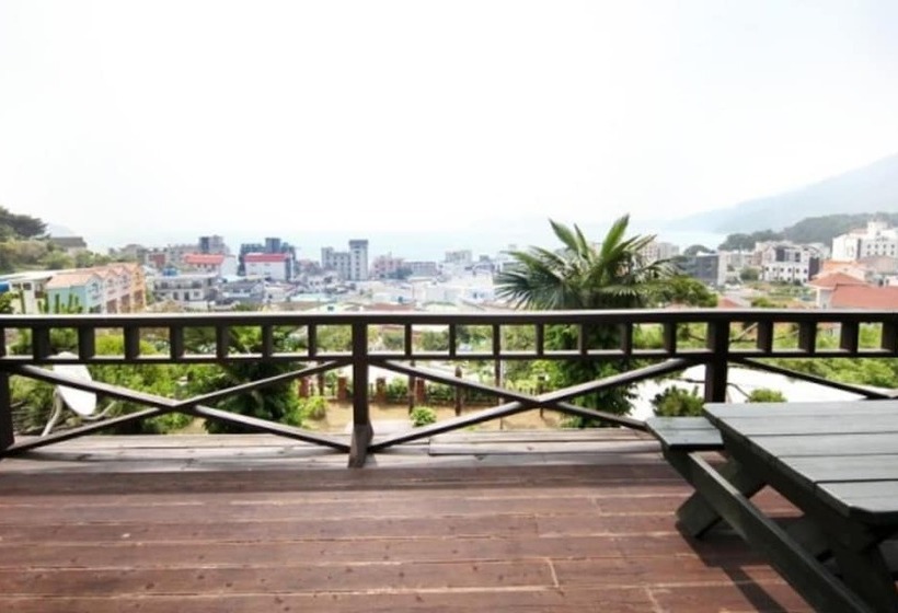 Geojedo Hakdong Mongdol Pension