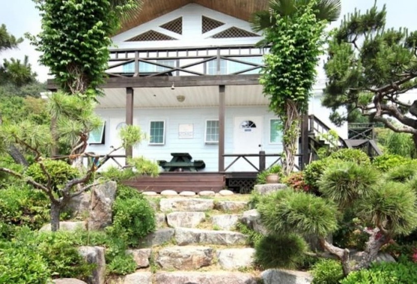 Geojedo Hakdong Mongdol Pension