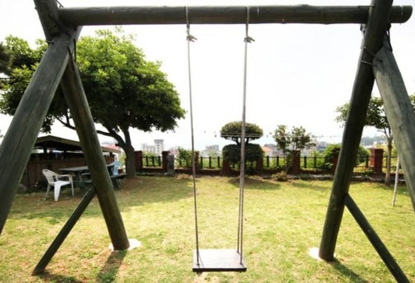 Geojedo Hakdong Mongdol Pension