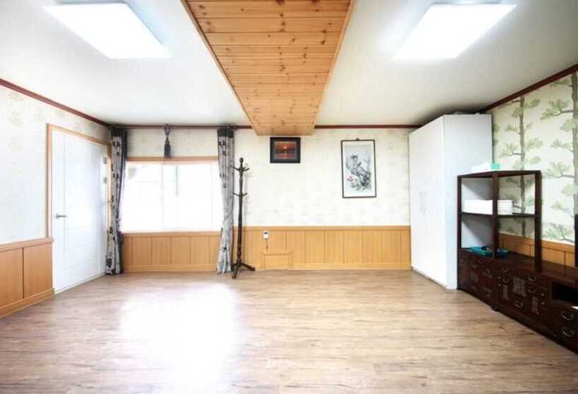 Geojedo Hakdong Mongdol Pension