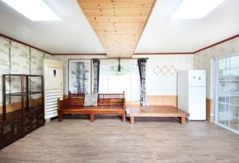 Geojedo Hakdong Mongdol Pension