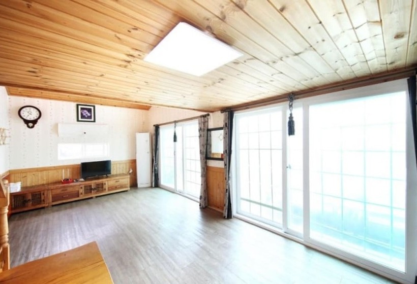 Geojedo Hakdong Mongdol Pension