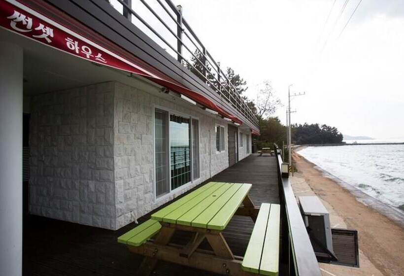 Goheung Sunset House Pension