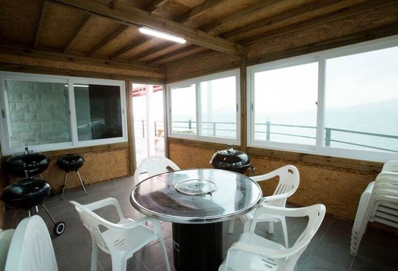 Goheung Sunset House Pension