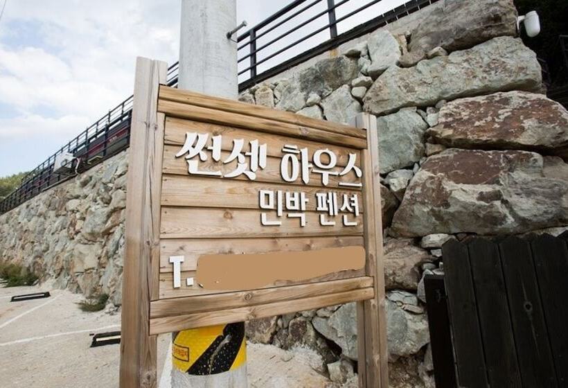 Goheung Sunset House Pension