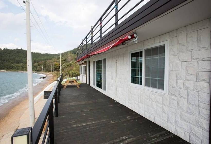 Goheung Sunset House Pension
