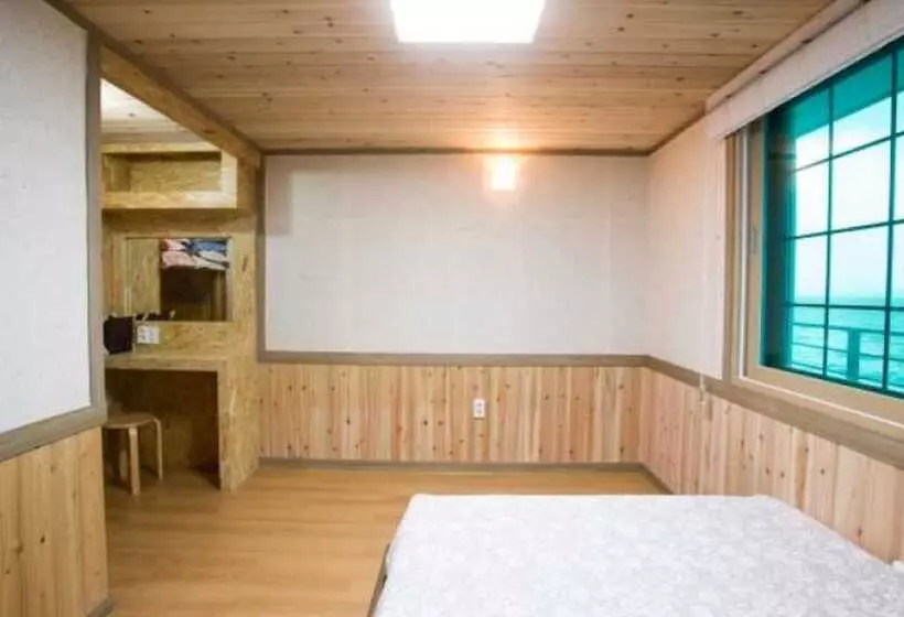 Goheung Sunset House Pension