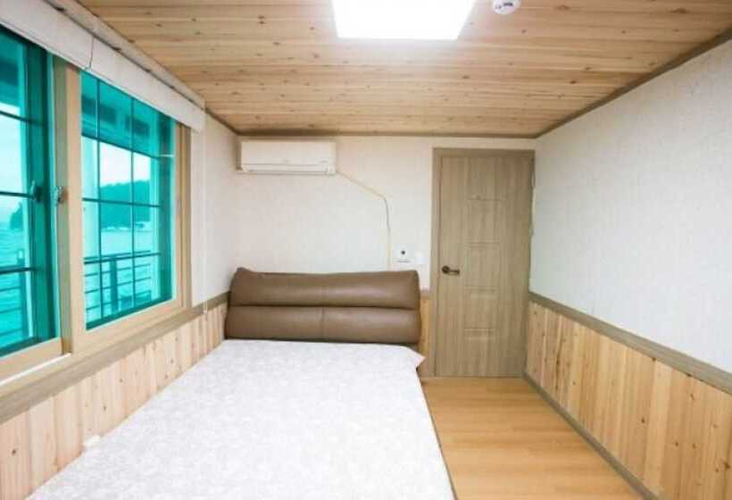 Goheung Sunset House Pension