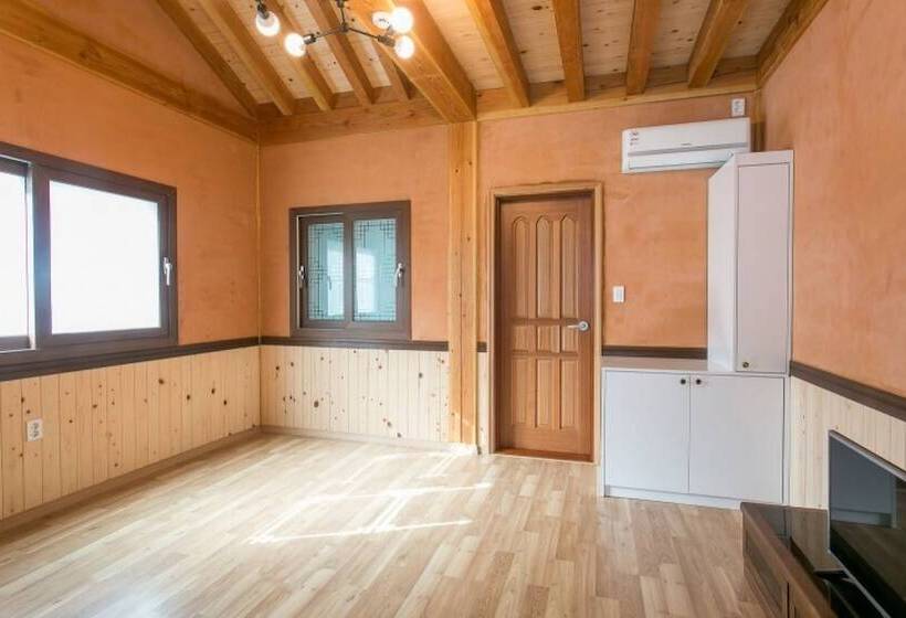 Gyeongju Hanok Kkotjam Pension