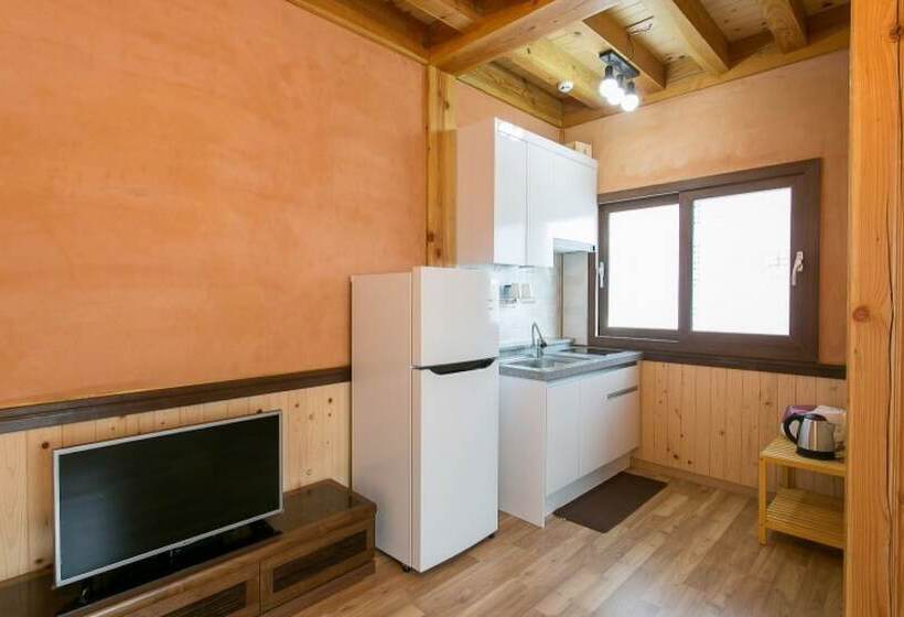 Gyeongju Hanok Kkotjam Pension