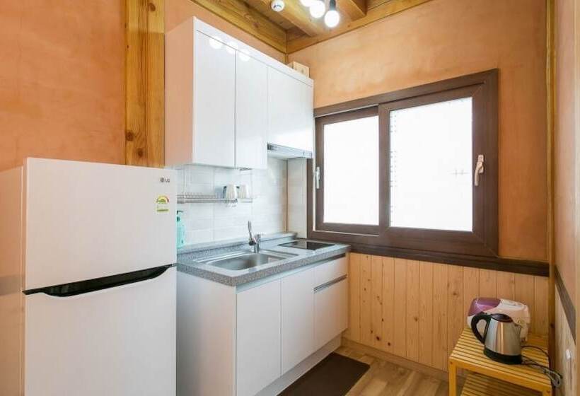 Gyeongju Hanok Kkotjam Pension