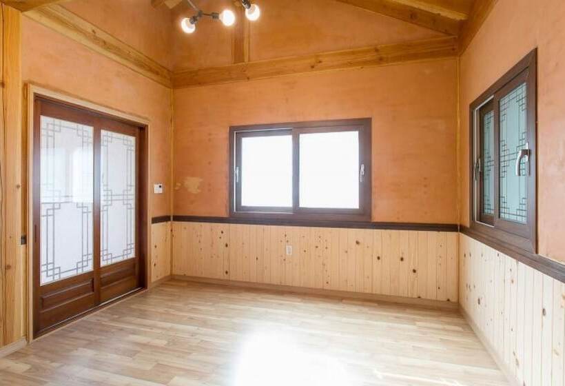 Gyeongju Hanok Kkotjam Pension