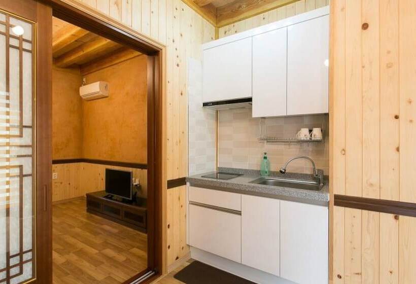 Gyeongju Hanok Kkotjam Pension