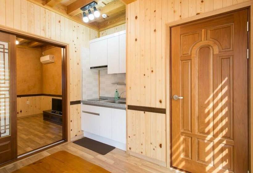 Gyeongju Hanok Kkotjam Pension