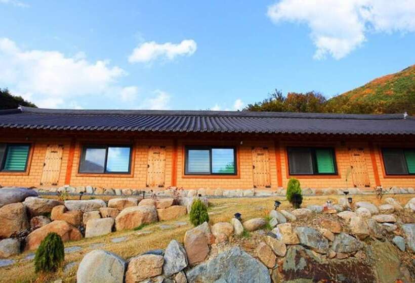 Hapcheon Gayasan Hwangtomaeul Pension