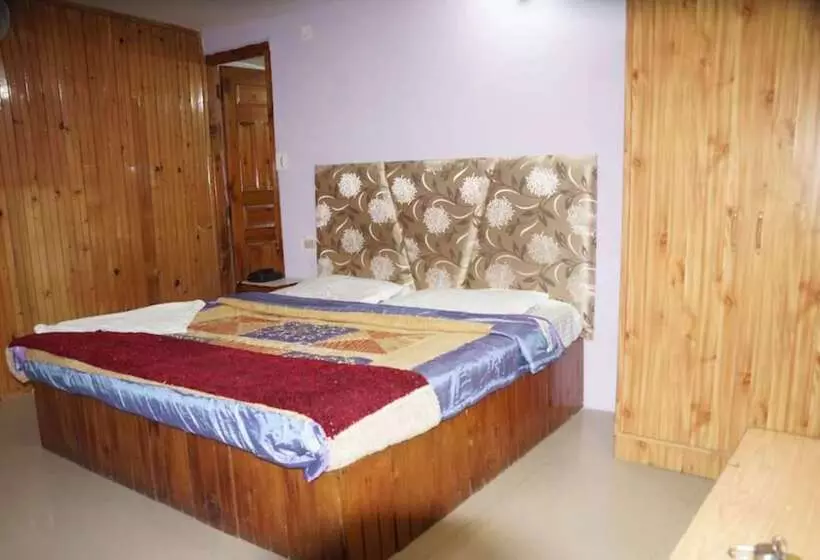 ホテル Goroomgo New Ambika Mall Road Manali