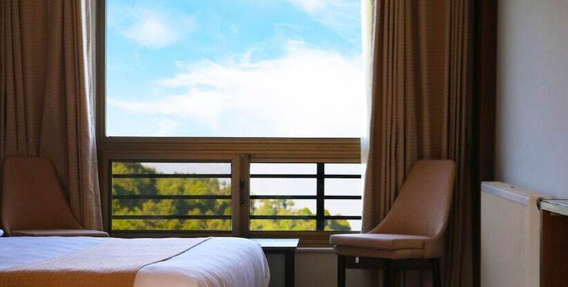 هتل The Opulent Resort & Conference