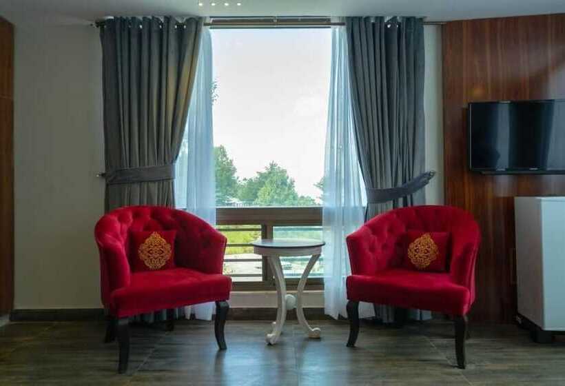 هتل The Opulent Resort & Conference