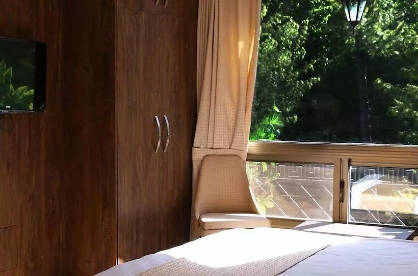 هتل The Opulent Resort & Conference
