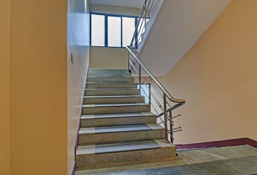 ホテル Treebo Trend White House Resort