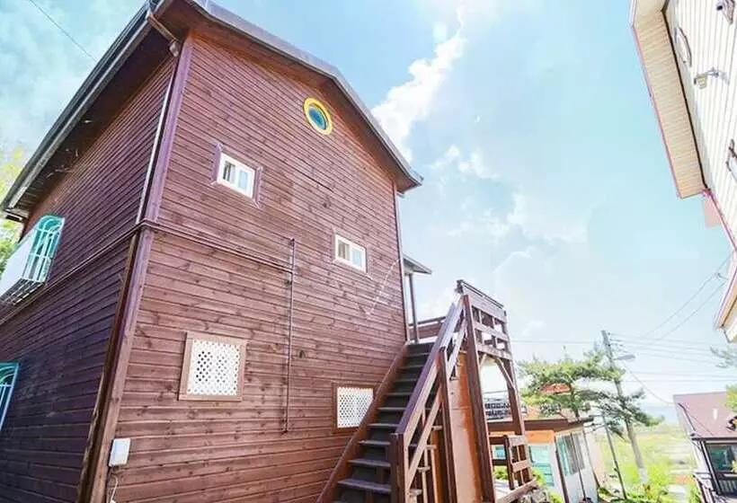 Hwaseong Byeolbitsarangchae Pension