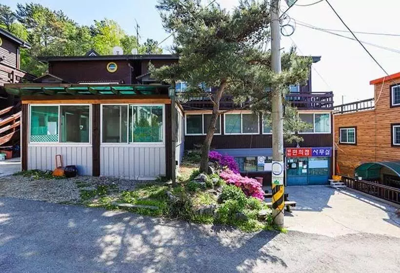 Hwaseong Byeolbitsarangchae Pension