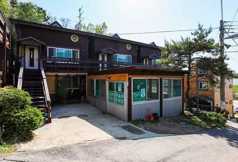 Hwaseong Byeolbitsarangchae Pension