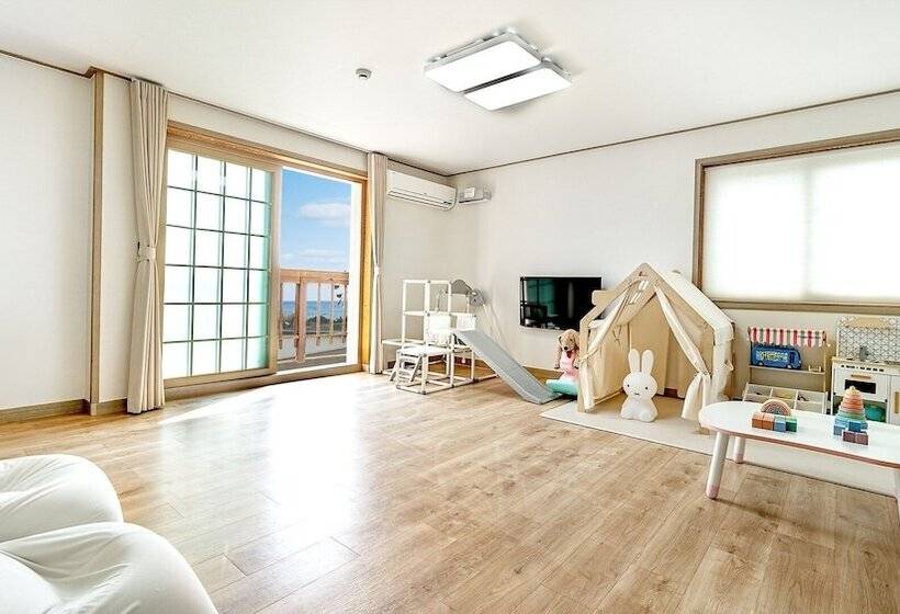 Jeju Kids And Dolphin Pension