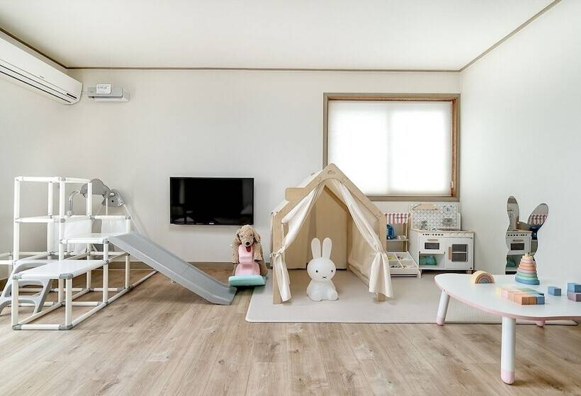 Jeju Kids And Dolphin Pension