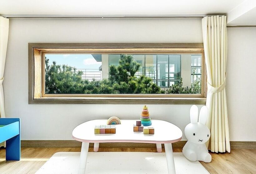 Jeju Kids And Dolphin Pension