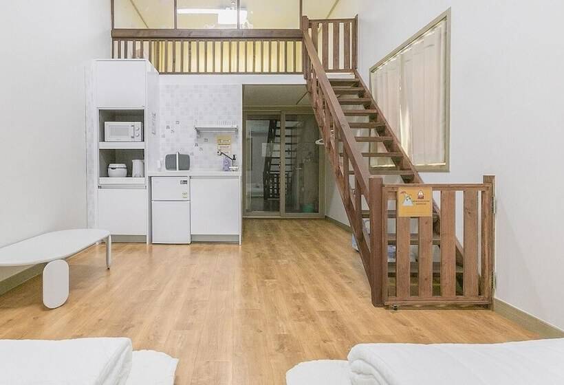 Jeju Kids And Dolphin Pension