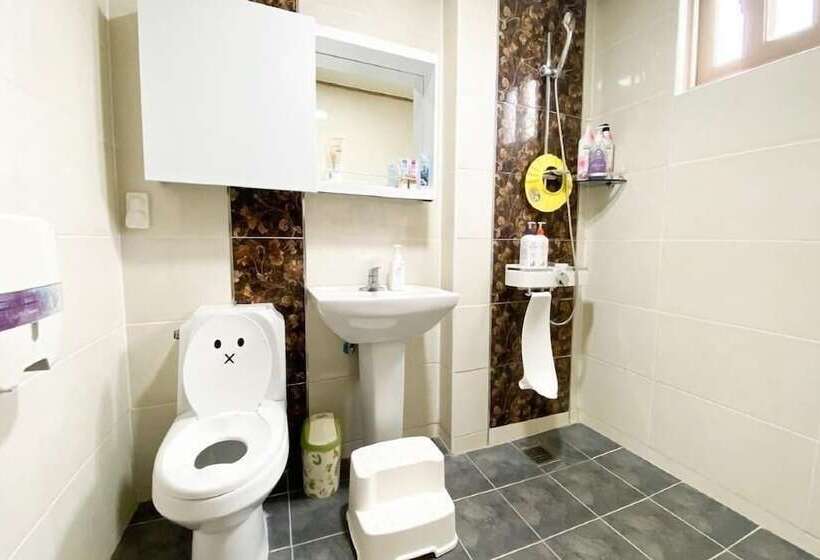 Jeju Kids And Dolphin Pension