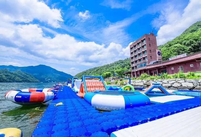 ペンション Gapyeong Cheongchun Glamping & Caravan