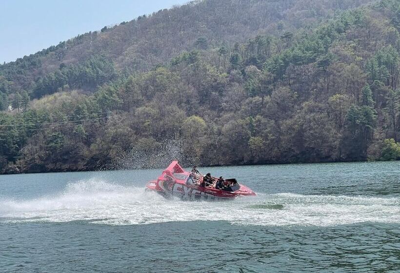 Pensionat Gapyeong Cheongchun Glamping & Caravan