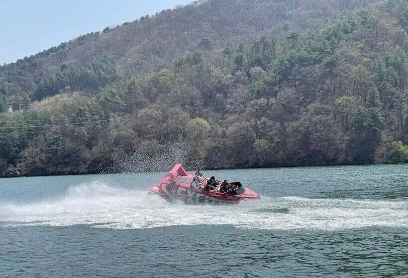 ペンション Gapyeong Cheongchun Glamping & Caravan