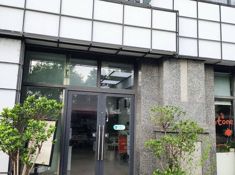 Majatalo Let Splay Minsu