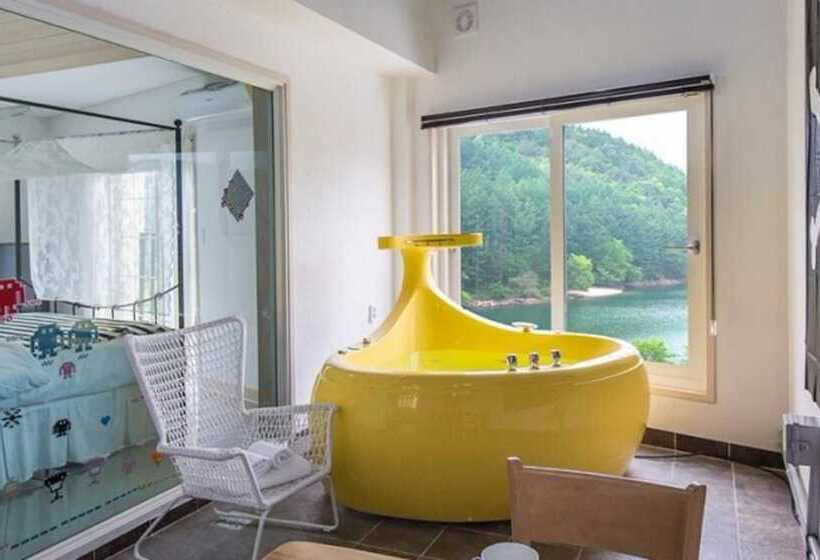 Pocheon La Vie En Rose Pension