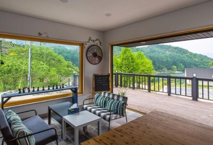 Pocheon La Vie En Rose Pension