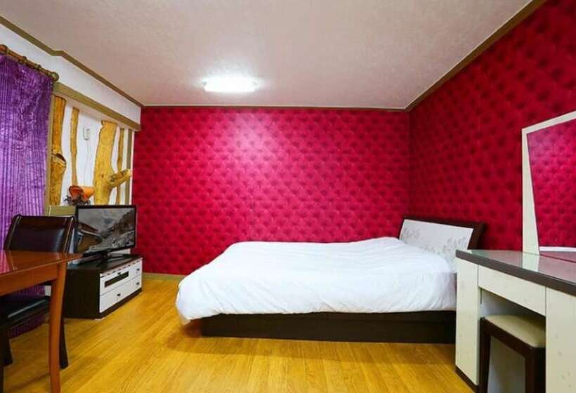 Pyeongchang Eomeonipumsok Maeul Pension