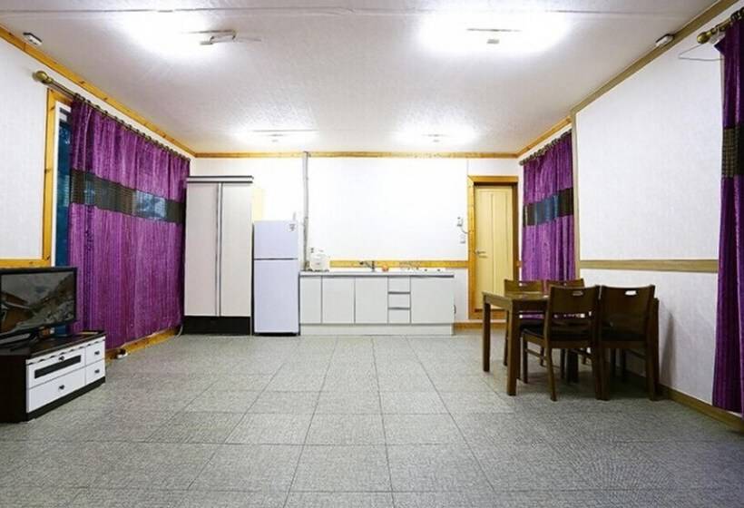 Pyeongchang Eomeonipumsok Maeul Pension