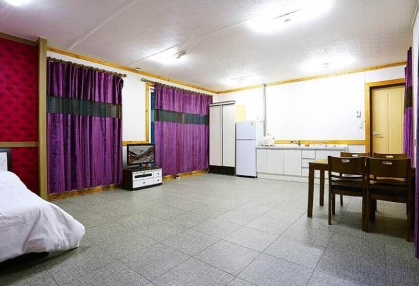 Pyeongchang Eomeonipumsok Maeul Pension