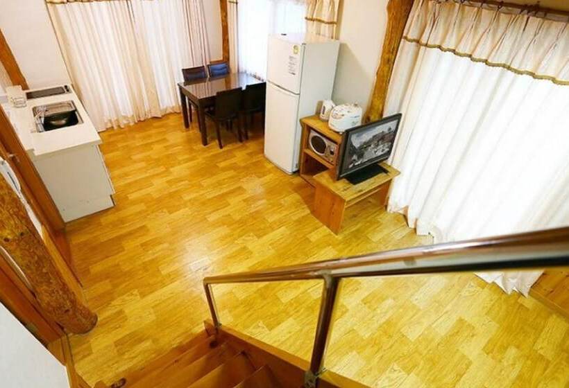 Pyeongchang Eomeonipumsok Maeul Pension