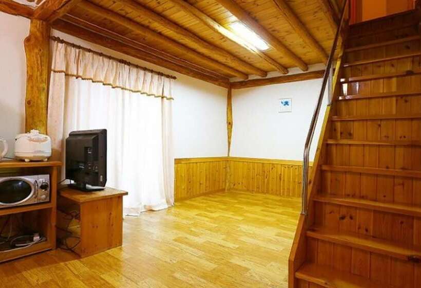 Pyeongchang Eomeonipumsok Maeul Pension