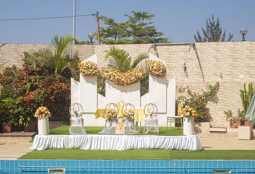 استراحتگاه La Joie Plazza